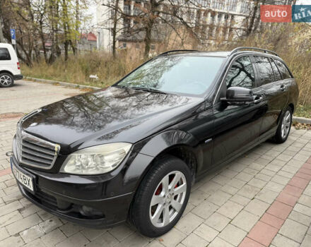 Черный Мерседес Ц-Класс, объемом двигателя 2.2 л и пробегом 326 тыс. км за 3699 $, фото 1 на Automoto.ua
