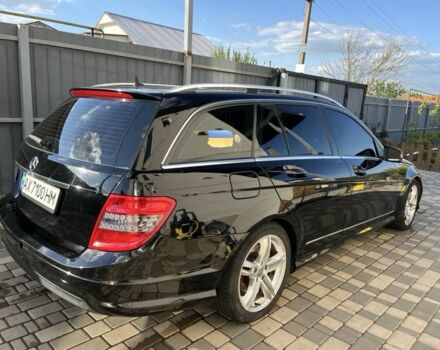 Чорний Мерседес Ц-Клас, об'ємом двигуна 2.1 л та пробігом 302 тис. км за 10000 $, фото 2 на Automoto.ua