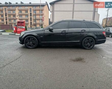 Черный Мерседес Ц-Класс, объемом двигателя 2.14 л и пробегом 395 тыс. км за 8300 $, фото 6 на Automoto.ua