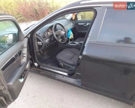 Чорний Мерседес Ц-Клас, об'ємом двигуна 2.1 л та пробігом 290 тис. км за 8500 $, фото 12 на Automoto.ua