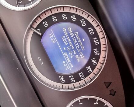 Черный Мерседес Ц-Класс, объемом двигателя 2.1 л и пробегом 305 тыс. км за 8800 $, фото 10 на Automoto.ua