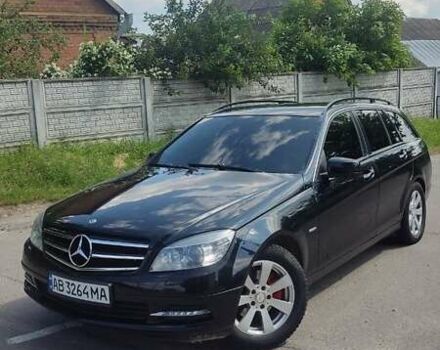 Чорний Мерседес Ц-Клас, об'ємом двигуна 2.14 л та пробігом 300 тис. км за 9999 $, фото 1 на Automoto.ua