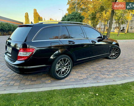 Чорний Мерседес Ц-Клас, об'ємом двигуна 2.2 л та пробігом 295 тис. км за 10200 $, фото 3 на Automoto.ua