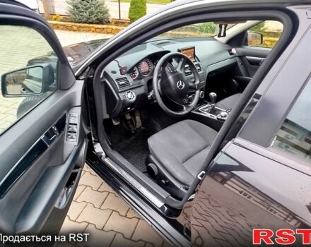 Черный Мерседес Ц-Класс, объемом двигателя 2.1 л и пробегом 305 тыс. км за 8800 $, фото 8 на Automoto.ua