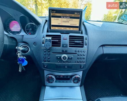 Чорний Мерседес Ц-Клас, об'ємом двигуна 2.2 л та пробігом 295 тис. км за 10200 $, фото 5 на Automoto.ua