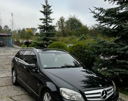 Черный Мерседес Ц-Класс, объемом двигателя 2.14 л и пробегом 260 тыс. км за 10700 $, фото 3 на Automoto.ua