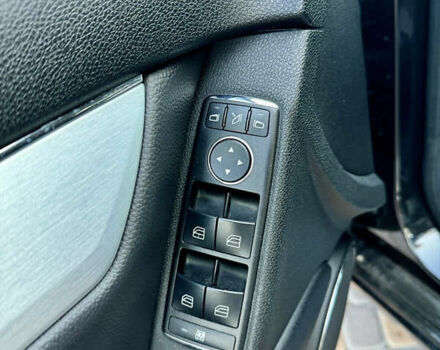 Чорний Мерседес Ц-Клас, об'ємом двигуна 2.2 л та пробігом 295 тис. км за 10200 $, фото 7 на Automoto.ua