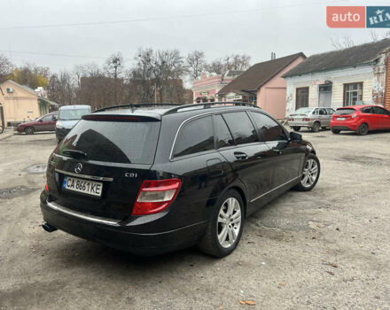 Чорний Мерседес Ц-Клас, об'ємом двигуна 2.14 л та пробігом 210 тис. км за 9700 $, фото 7 на Automoto.ua