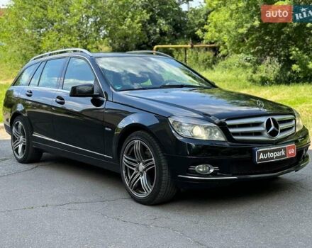 Черный Мерседес Ц-Класс, объемом двигателя 2.1 л и пробегом 326 тыс. км за 8990 $, фото 1 на Automoto.ua