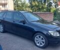 Чорний Мерседес Ц-Клас, об'ємом двигуна 2.2 л та пробігом 152 тис. км за 10000 $, фото 1 на Automoto.ua