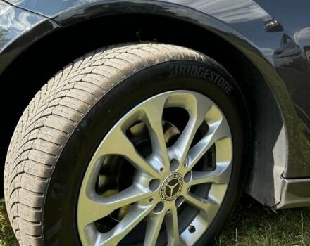 Черный Мерседес Ц-Класс, объемом двигателя 2.2 л и пробегом 329 тыс. км за 10500 $, фото 4 на Automoto.ua