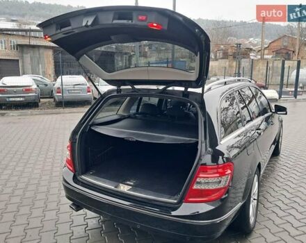 Чорний Мерседес Ц-Клас, об'ємом двигуна 2.2 л та пробігом 364 тис. км за 8400 $, фото 41 на Automoto.ua