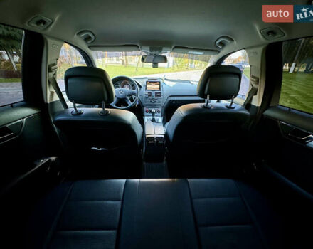 Чорний Мерседес Ц-Клас, об'ємом двигуна 2.2 л та пробігом 295 тис. км за 10200 $, фото 8 на Automoto.ua