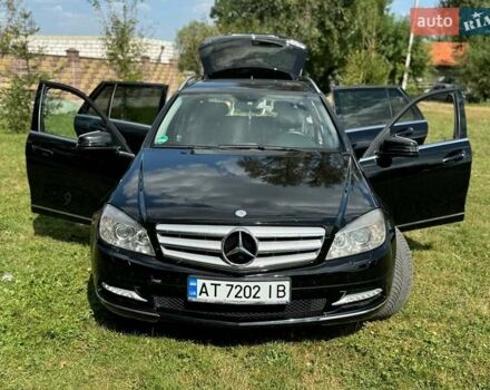 Черный Мерседес Ц-Класс, объемом двигателя 2.2 л и пробегом 329 тыс. км за 10500 $, фото 5 на Automoto.ua