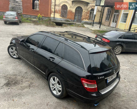 Чорний Мерседес Ц-Клас, об'ємом двигуна 2.14 л та пробігом 210 тис. км за 9700 $, фото 6 на Automoto.ua