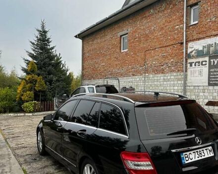 Черный Мерседес Ц-Класс, объемом двигателя 2.14 л и пробегом 260 тыс. км за 10700 $, фото 2 на Automoto.ua