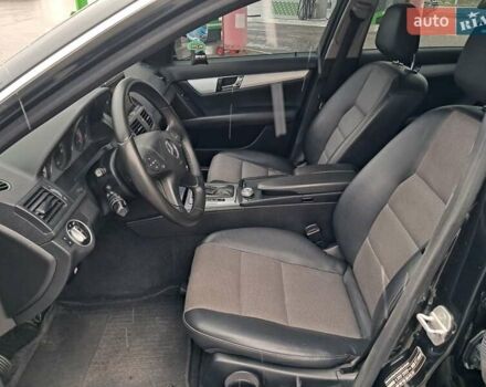 Чорний Мерседес Ц-Клас, об'ємом двигуна 2.2 л та пробігом 364 тис. км за 8400 $, фото 58 на Automoto.ua