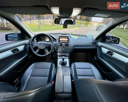 Чорний Мерседес Ц-Клас, об'ємом двигуна 2.2 л та пробігом 295 тис. км за 10200 $, фото 4 на Automoto.ua