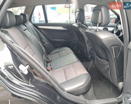 Чорний Мерседес Ц-Клас, об'ємом двигуна 2.2 л та пробігом 364 тис. км за 8400 $, фото 50 на Automoto.ua