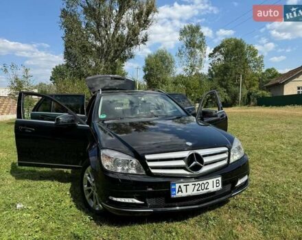 Черный Мерседес Ц-Класс, объемом двигателя 2.2 л и пробегом 329 тыс. км за 10500 $, фото 2 на Automoto.ua