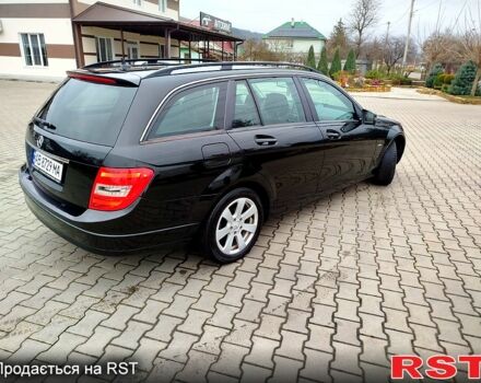 Черный Мерседес Ц-Класс, объемом двигателя 2.1 л и пробегом 305 тыс. км за 8800 $, фото 3 на Automoto.ua