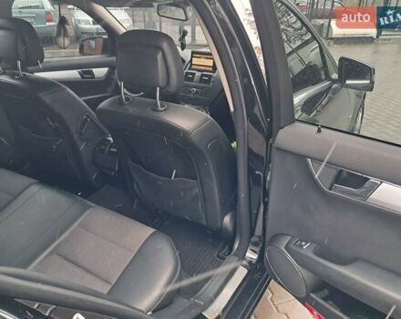 Чорний Мерседес Ц-Клас, об'ємом двигуна 2.2 л та пробігом 364 тис. км за 8400 $, фото 47 на Automoto.ua