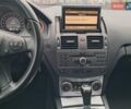 Чорний Мерседес Ц-Клас, об'ємом двигуна 2.2 л та пробігом 364 тис. км за 8400 $, фото 62 на Automoto.ua