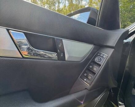 Черный Мерседес Ц-Класс, объемом двигателя 2.2 л и пробегом 329 тыс. км за 10500 $, фото 18 на Automoto.ua