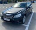 Черный Мерседес Ц-Класс, объемом двигателя 2.14 л и пробегом 275 тыс. км за 10400 $, фото 1 на Automoto.ua