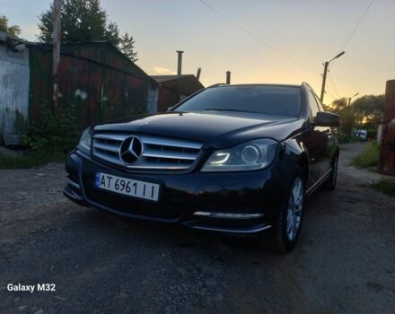 Черный Мерседес Ц-Класс, объемом двигателя 2.1 л и пробегом 328 тыс. км за 10000 $, фото 9 на Automoto.ua