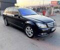Черный Мерседес Ц-Класс, объемом двигателя 2.2 л и пробегом 300 тыс. км за 10500 $, фото 4 на Automoto.ua