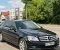 Чорний Мерседес Ц-Клас, об'ємом двигуна 2.2 л та пробігом 320 тис. км за 8200 $, фото 1 на Automoto.ua