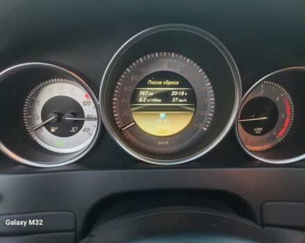 Черный Мерседес Ц-Класс, объемом двигателя 2.1 л и пробегом 328 тыс. км за 10000 $, фото 17 на Automoto.ua