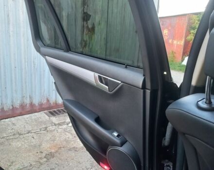 Черный Мерседес Ц-Класс, объемом двигателя 2.1 л и пробегом 328 тыс. км за 10000 $, фото 21 на Automoto.ua