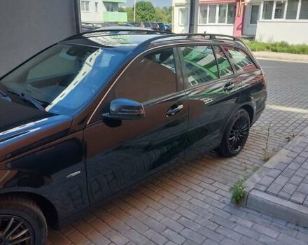 Черный Мерседес Ц-Класс, объемом двигателя 2.14 л и пробегом 300 тыс. км за 9000 $, фото 5 на Automoto.ua