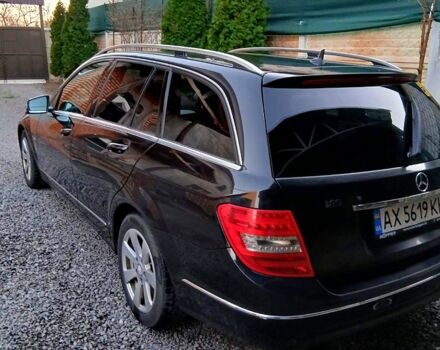 Мерседес Ц-Класс 2011 в Харькове на Automoto.ua Черный Мерседес Ц-Класс, объемом двигателя 2.1 л и пробегом 352 тыс. км за 11000 $, фото 2 на Automoto.ua