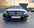 Черный Мерседес Ц-Класс, объемом двигателя 2.2 л и пробегом 300 тыс. км за 10500 $, фото 2 на Automoto.ua