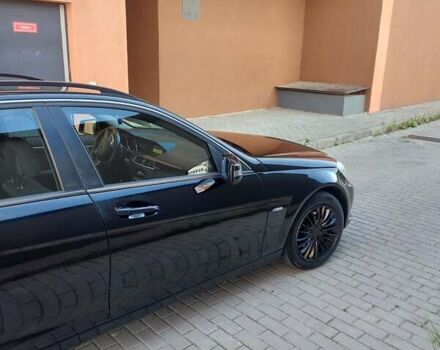 Черный Мерседес Ц-Класс, объемом двигателя 2.14 л и пробегом 300 тыс. км за 9000 $, фото 2 на Automoto.ua