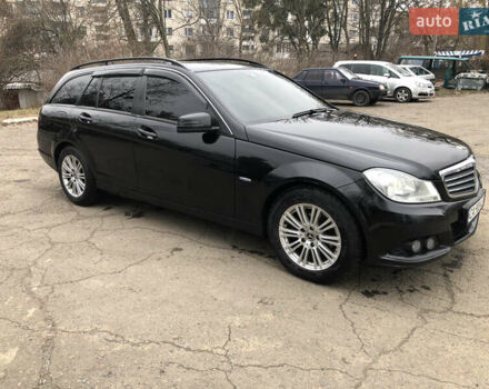 Чорний Мерседес Ц-Клас, об'ємом двигуна 2.1 л та пробігом 242 тис. км за 12000 $, фото 5 на Automoto.ua