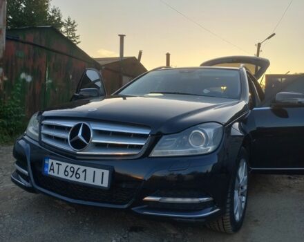 Черный Мерседес Ц-Класс, объемом двигателя 2.1 л и пробегом 328 тыс. км за 10000 $, фото 12 на Automoto.ua