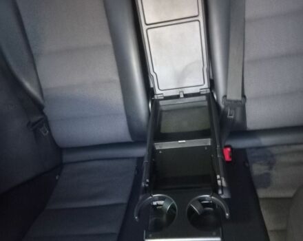 Черный Мерседес Ц-Класс, объемом двигателя 2.1 л и пробегом 328 тыс. км за 10000 $, фото 5 на Automoto.ua