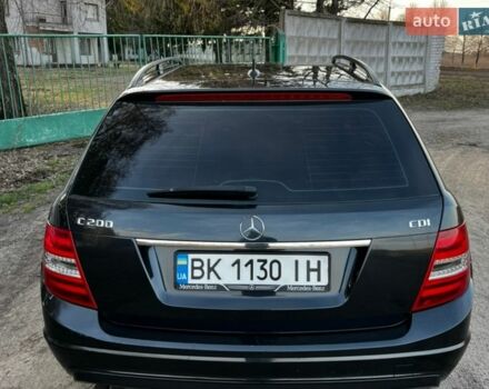 Черный Мерседес Ц-Класс, объемом двигателя 2.14 л и пробегом 382 тыс. км за 10400 $, фото 12 на Automoto.ua