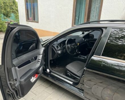 Чорний Мерседес Ц-Клас, об'ємом двигуна 2.1 л та пробігом 290 тис. км за 10500 $, фото 4 на Automoto.ua