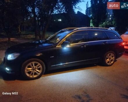 Чорний Мерседес Ц-Клас, об'ємом двигуна 2.14 л та пробігом 328 тис. км за 10500 $, фото 26 на Automoto.ua