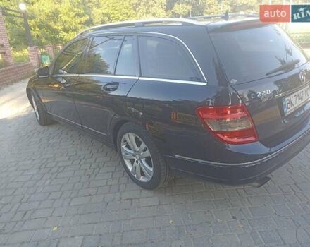 Черный Мерседес Ц-Класс, объемом двигателя 2.15 л и пробегом 365 тыс. км за 8650 $, фото 18 на Automoto.ua