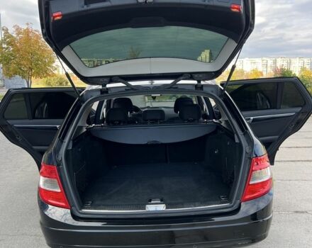 Черный Мерседес Ц-Класс, объемом двигателя 1.8 л и пробегом 135 тыс. км за 9500 $, фото 12 на Automoto.ua