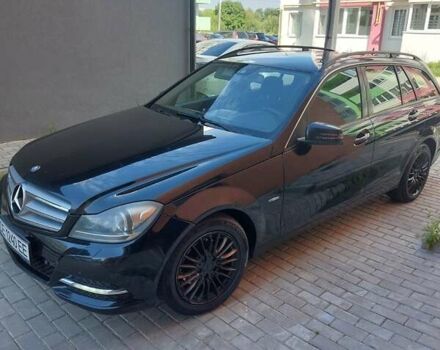 Черный Мерседес Ц-Класс, объемом двигателя 2.14 л и пробегом 300 тыс. км за 9000 $, фото 6 на Automoto.ua