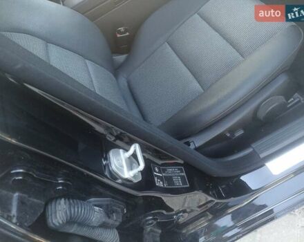 Черный Мерседес Ц-Класс, объемом двигателя 2.15 л и пробегом 365 тыс. км за 8650 $, фото 2 на Automoto.ua