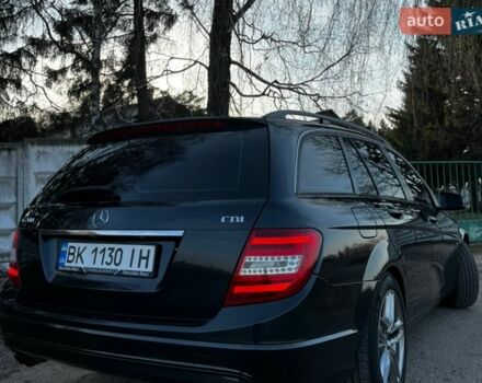 Черный Мерседес Ц-Класс, объемом двигателя 2.14 л и пробегом 382 тыс. км за 10400 $, фото 11 на Automoto.ua