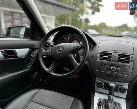 Черный Мерседес Ц-Класс, объемом двигателя 2.2 л и пробегом 245 тыс. км за 10200 $, фото 13 на Automoto.ua